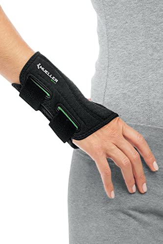 Mueller Fitted Wrist Brace, Black, Right Hand